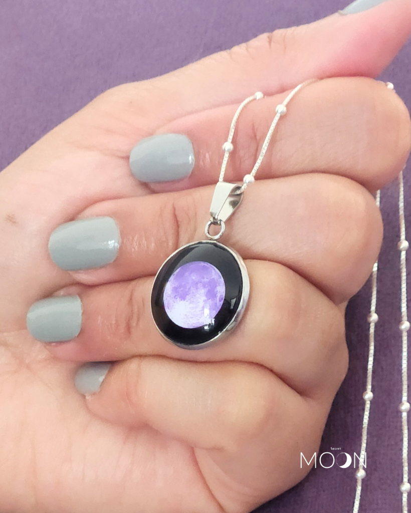 Colección Cósmica - Purple Moon. Luna llena Purpura.